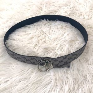 NBW Micheal Kors reversible belt size 45”